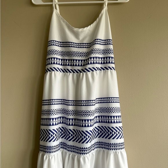 Elegant White and Blue Patterned Maxi Dress XXL - Picture 6 of 7